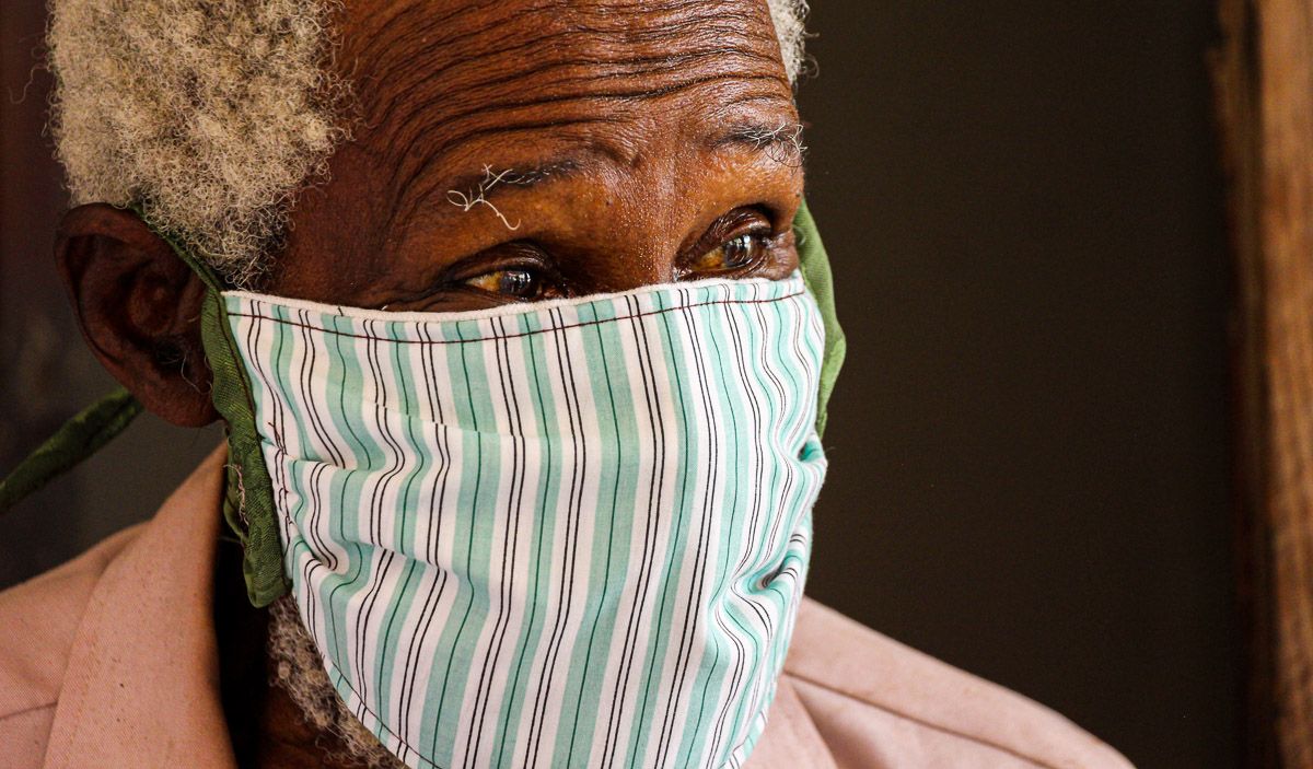 Los ancianos son el sector de la población con mayores riesgos ante el nuevo coronavirus. Foto: Hitch (elTOQUE-Periodismo de Barrio)
