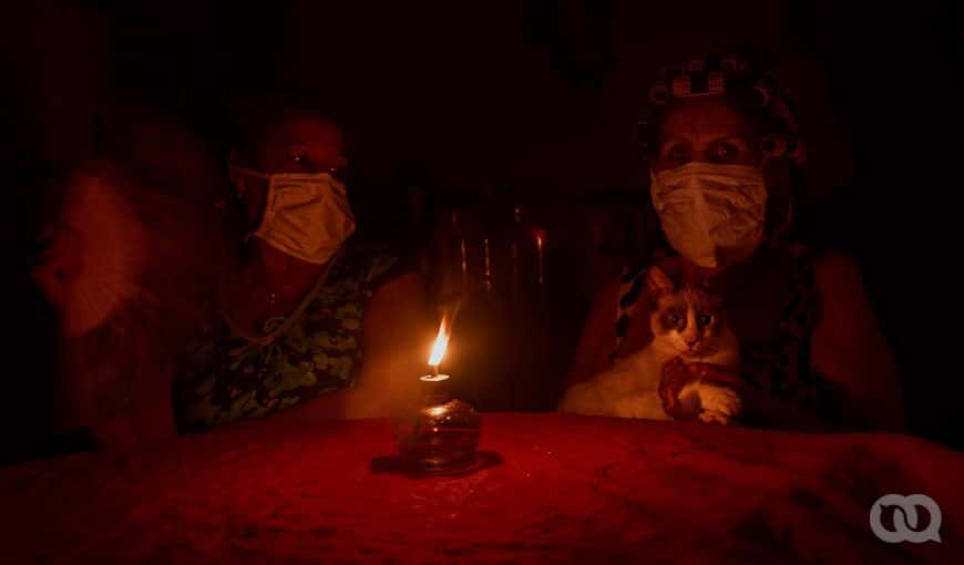 Los meses de altas temperaturas, de marzo a septiembre, demandan un esfuerzo notable para la industria eléctrica cubana. En no<br />pocas ocasiones los cortes de servicio han sido la única alternativa<br />
ante la insuficiente disponibilidad de combustible o las averías en plantas generadoras. Foto: Sadiel Mederos (elTOQUE).
