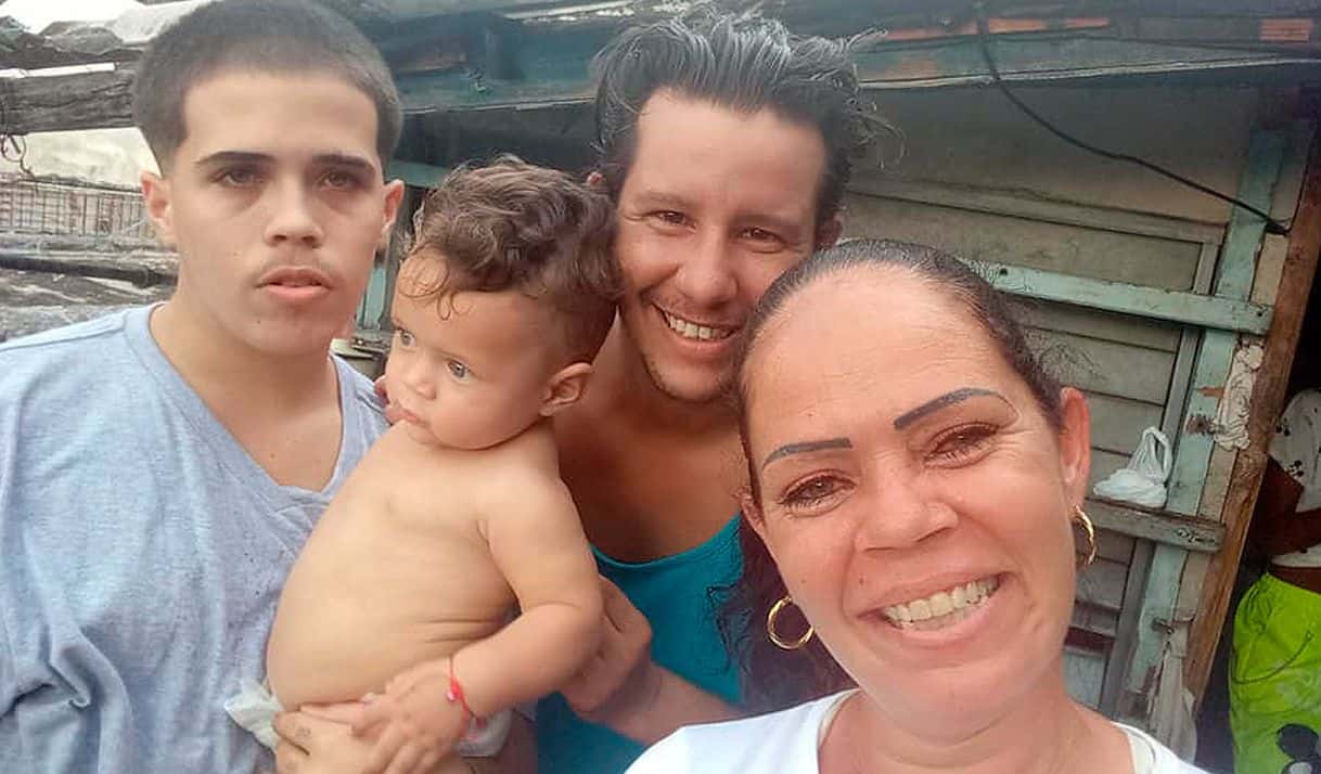 Jonathan Torres Farrat (izquierda) es uno de los excarcelados. Foto: Facebook.