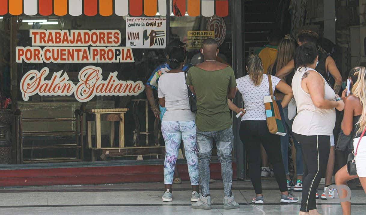 Si la gestión pública es la principal responsable de la crisis que genera la inflación que enfrenta el país, la solución ideal sería que desde la gestión pública se adoptaran medidas. Foto: Yandry Fernández.