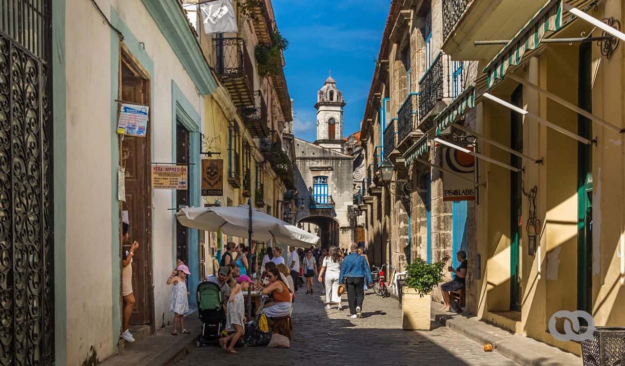 «Es probable que muchas empresas estadounidenses se lo piensen dos veces antes de volver a entrar en el mercado cubano, y puede que algunas no vuelvan nunca», dicen abogados de la firma Akerman. Foto: Maikel Valle.