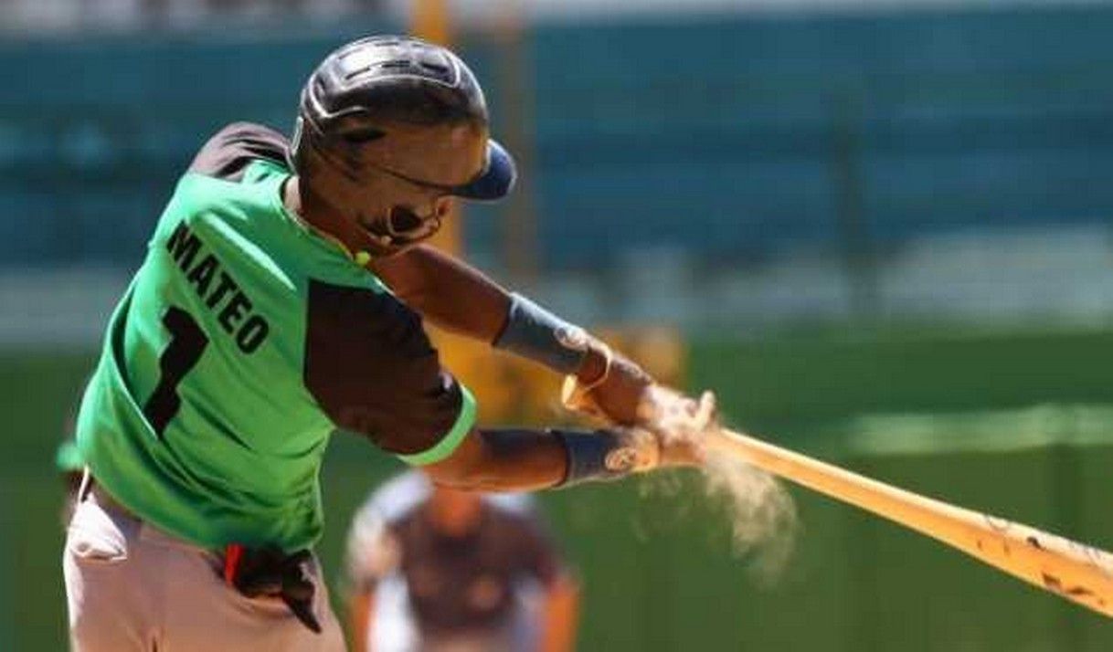 Béisbol en Cuba: ¿Por qué faltaron bates en un juego de la Serie Nacional? 