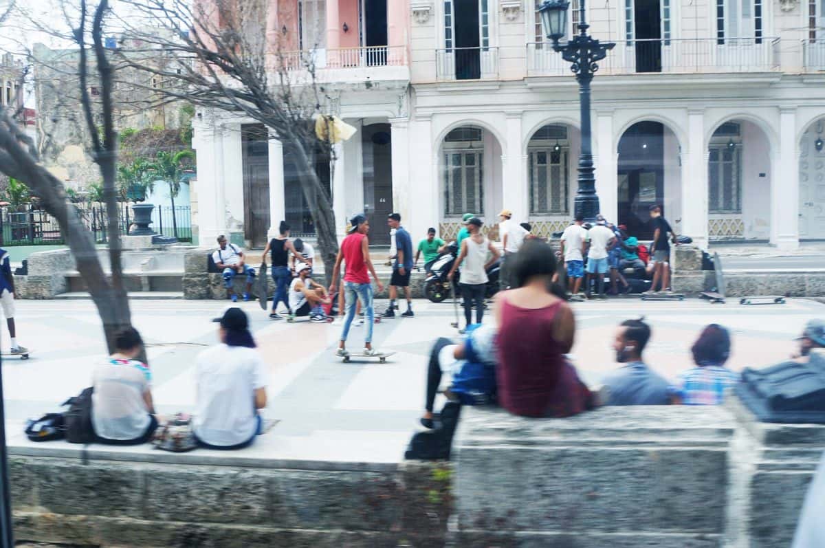 una_piscina_abandonada:_spot_clandestino_de_los_skaters_de_la_habana