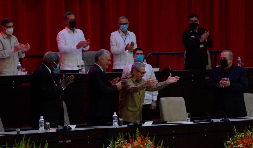 Foto del 8vo Congreso del Partido Comunista, Cuba