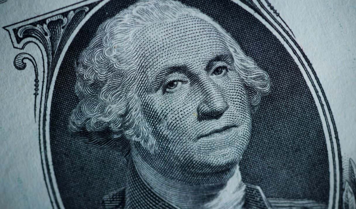 La imagen de George Washington es vista en un billete de a dólar en Marple Township, Pensilvania, el lunes 13 de marzo de 2023. (AP Foto/Matt Slocum)