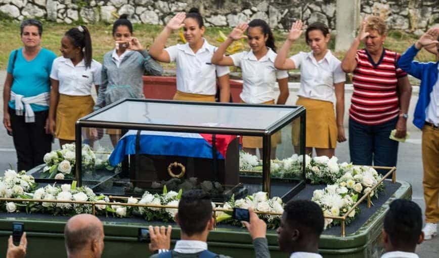 Fidel y el besucón