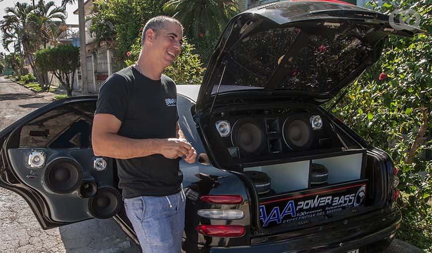 Talleres privados organizan espectáculos de discotecas rodantes