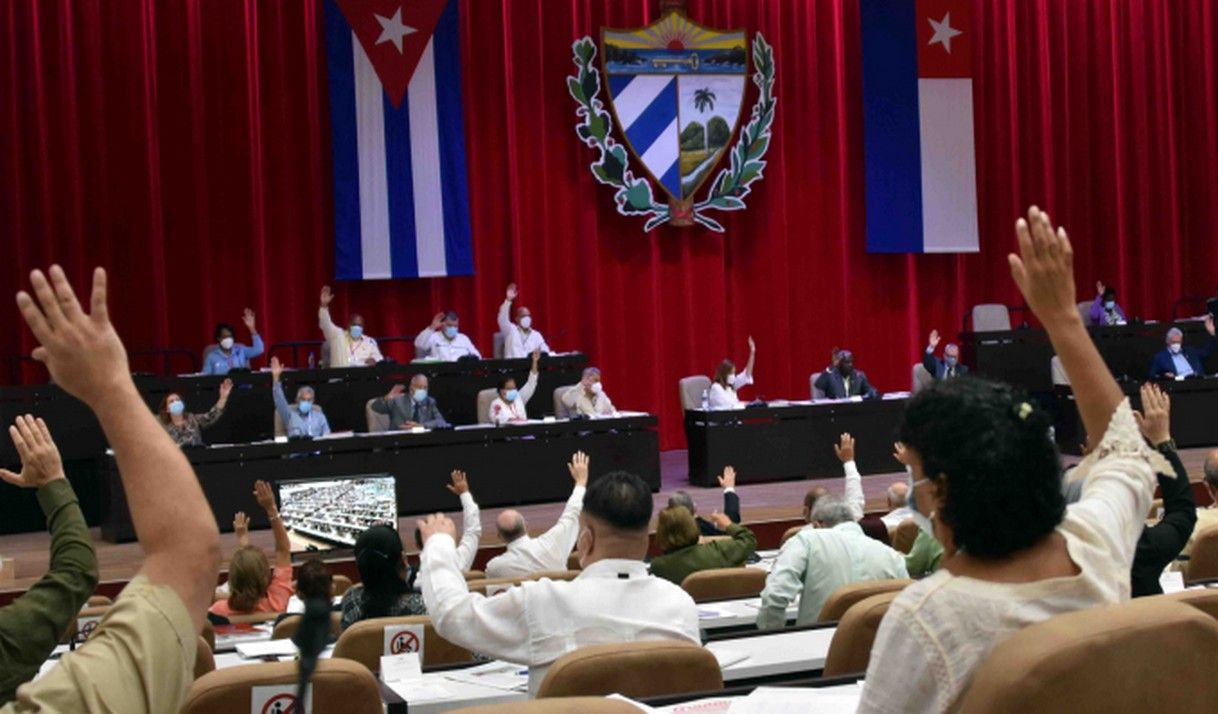 asamblea votando