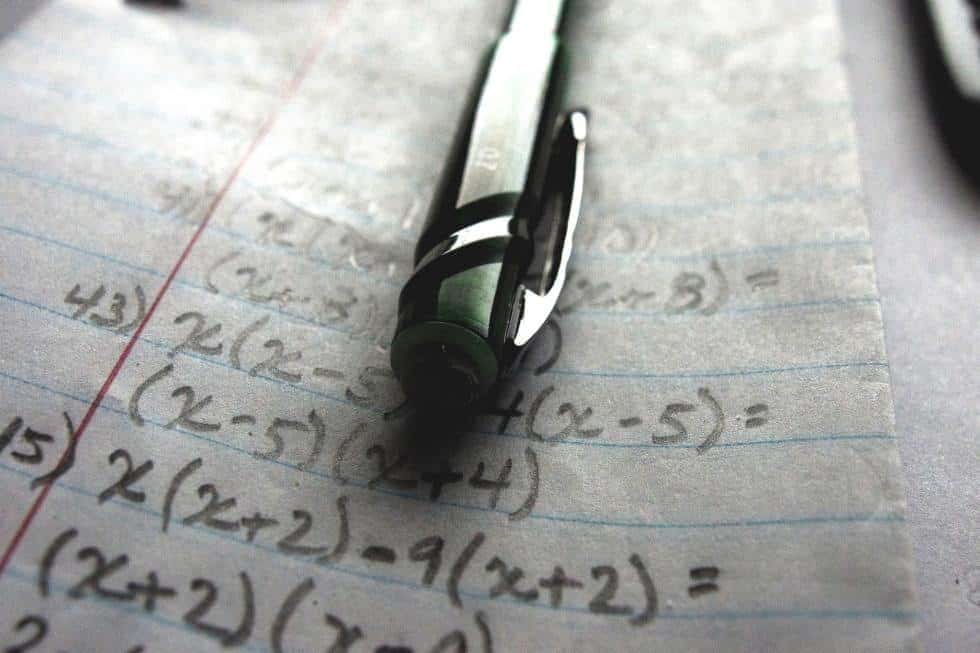 Matemática de la inconsecuencia