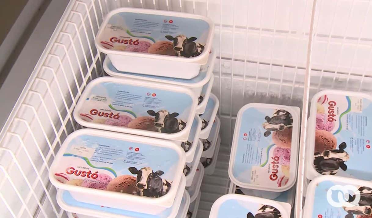 El helado Gustó es uno de los productos de empresas privadas que se comercializan en tiendas estatales. Foto: Captura de pantalla.