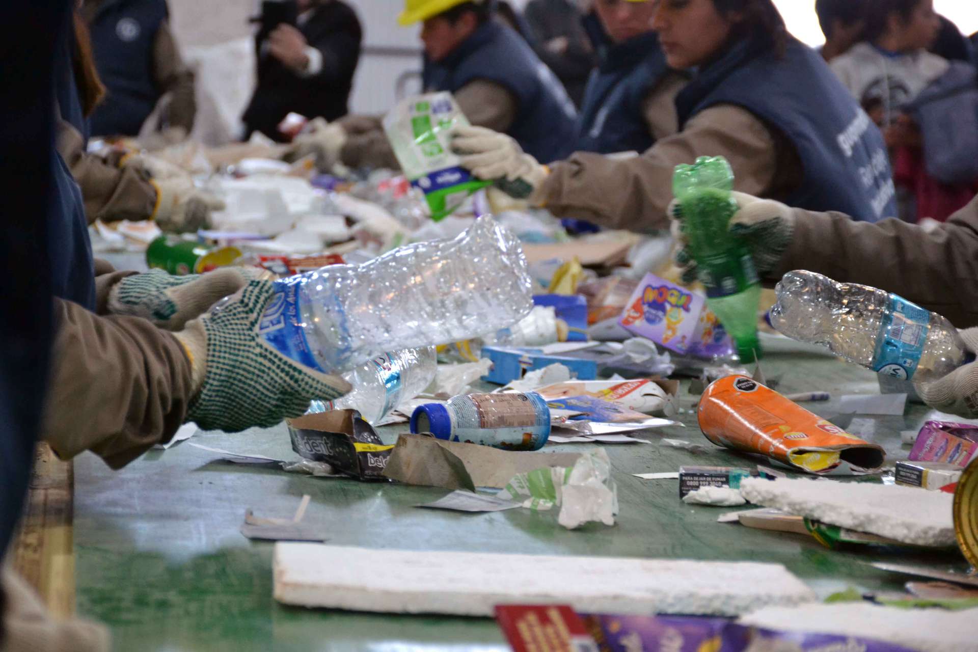 Reciclaje inclusivo en América latina, desechos sólidos, plástico, medio ambiente. Foto: crédito: Cortesía Latitud R.