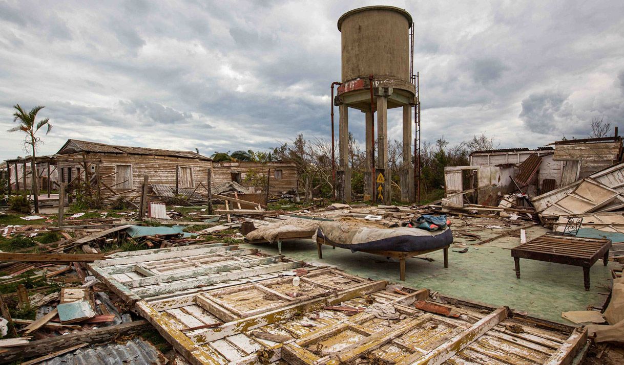destrucción casa caída huracán vivienda
