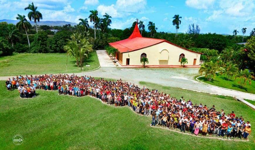 Mil cubanos en una foto. Foto: Eddos