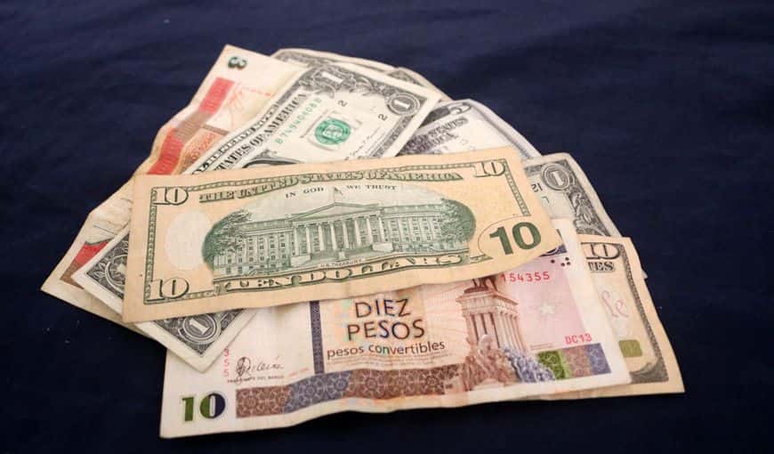 Gobierno cubano busca captar los millones de dólares que salen del país
