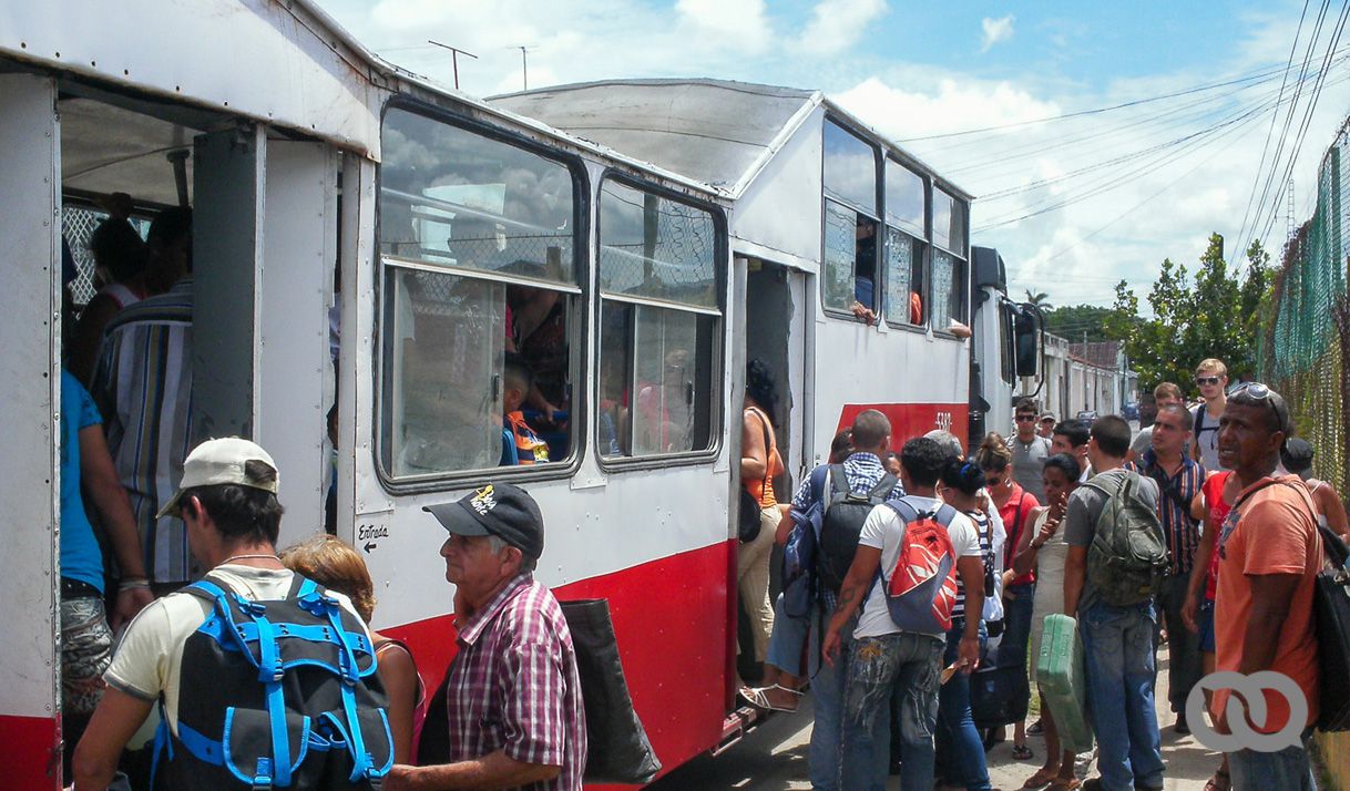 camello cuba guagua personas