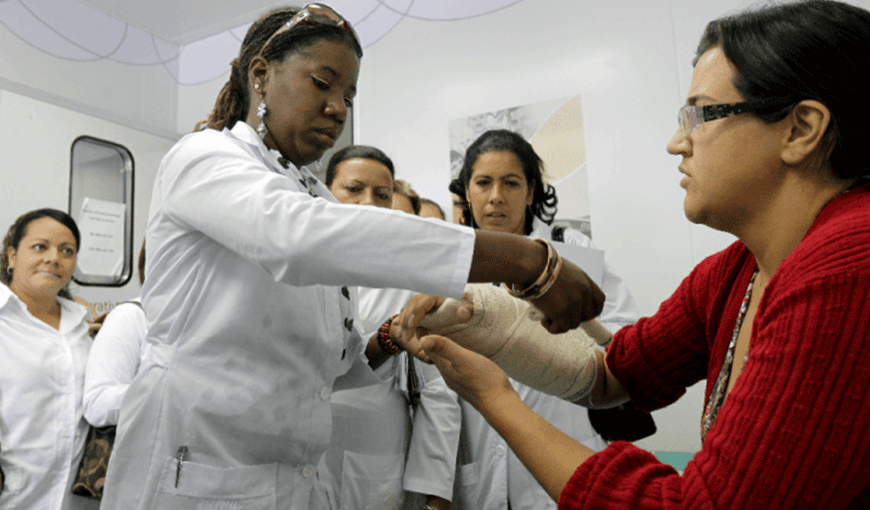 Médicos cubanos en Brasil. Foto: AP