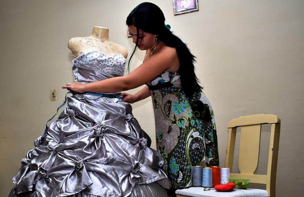 Trajes reciclados para quinceañeras