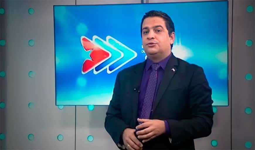 Humberto López, jurista y presentador televisivo. Foto: Captura de pantalla de una emisión especial de la televisión cubana. 