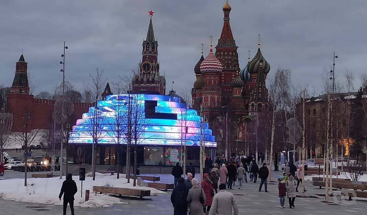 Cubanos irregulares en Rusia entre redadas y estafas: ¿Qué esperar en 2025?
