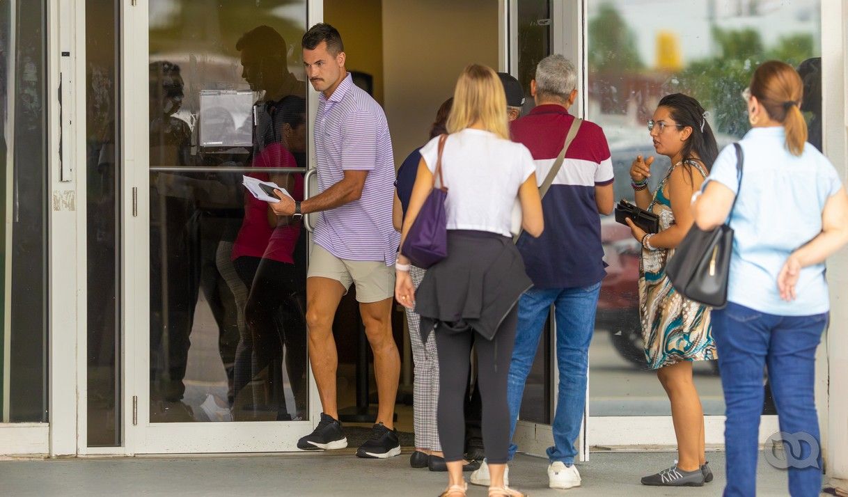 Dudas más comunes de cubanos recién llegados sobre acceso a la salud en EE. UU.