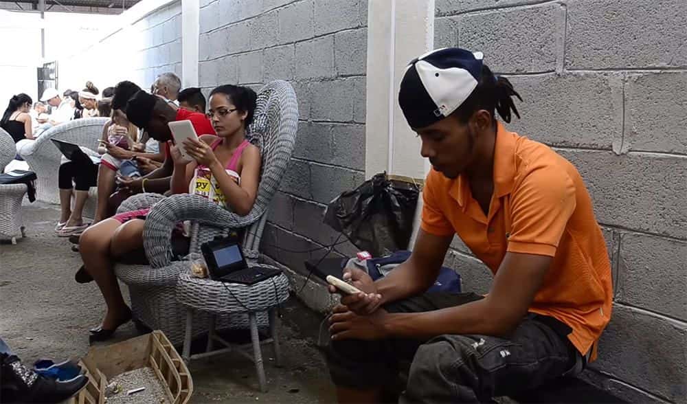 Internet gratis en Kcho estudio para jovenes cubanos
