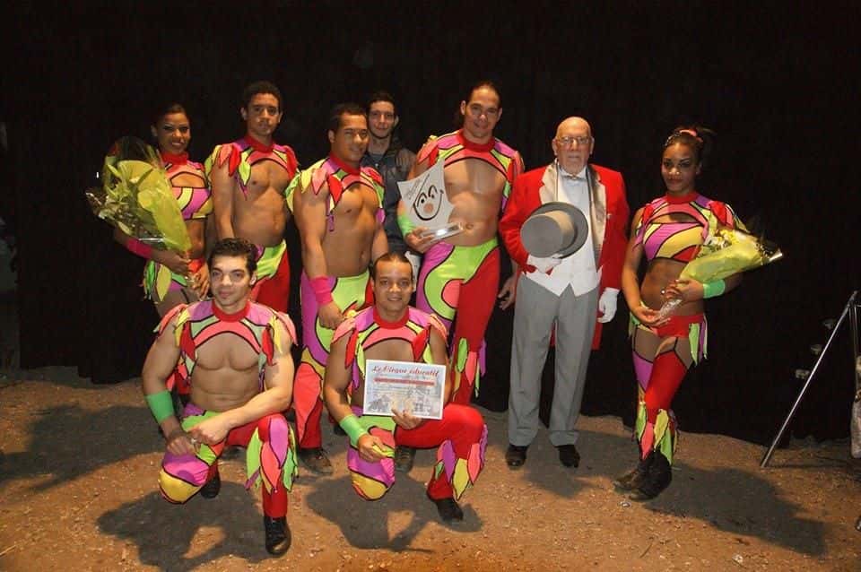 Luis Franco y su compañía. Foto: Carlos Durán de la Cruz