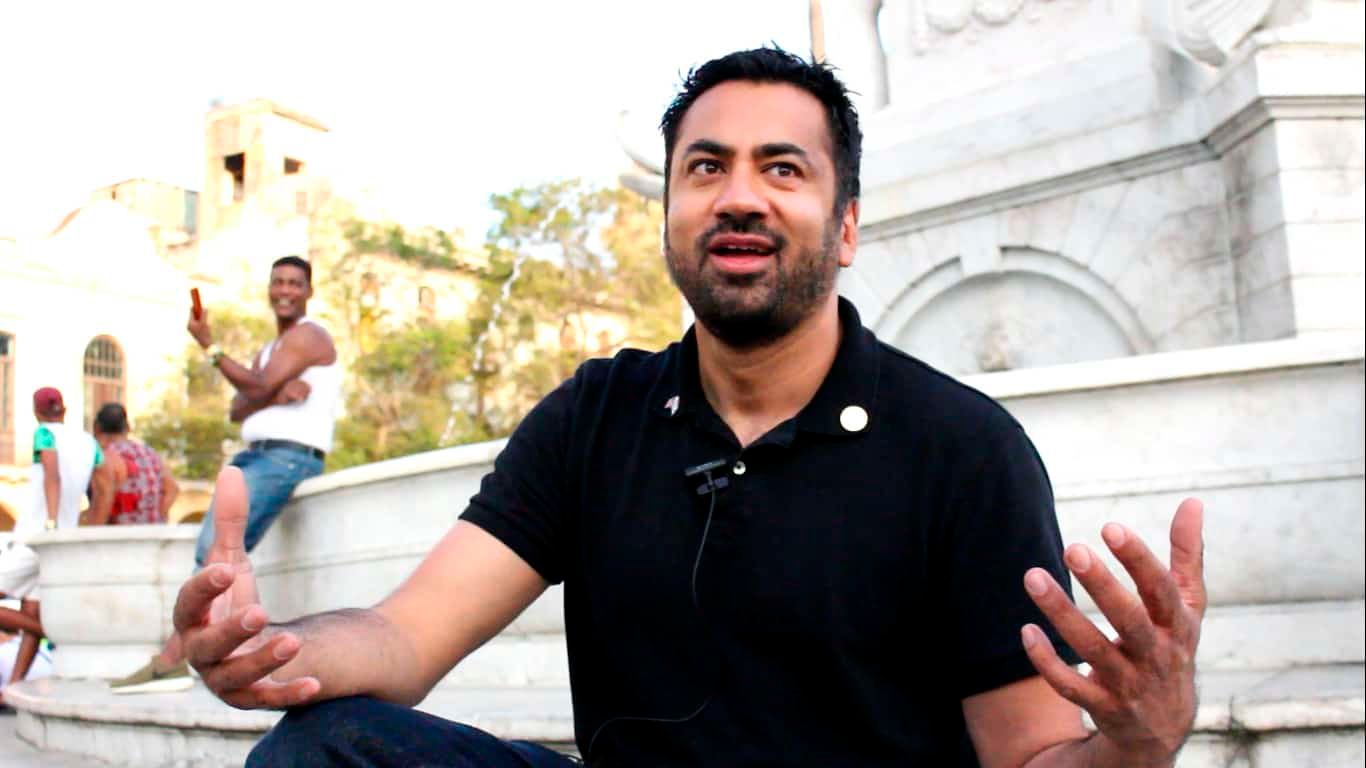 Kal Penn conoce a los jóvenes cubanos