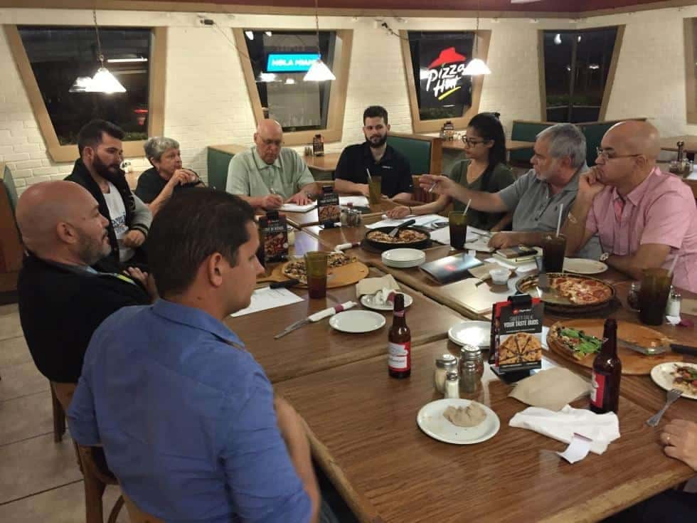 Reunion-de-cubanoamericanos-que-apoyan-a-Bernie-Sanders.jpg