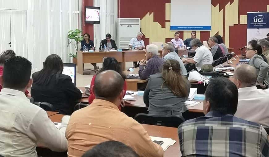 Funcionarios cubanos en Twitter: nuevos soportes, viejos vicios