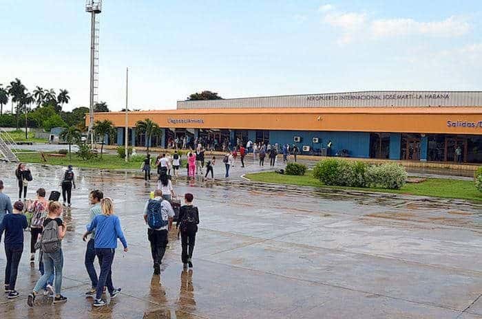 Entrar a Cuba con una “ayudita”