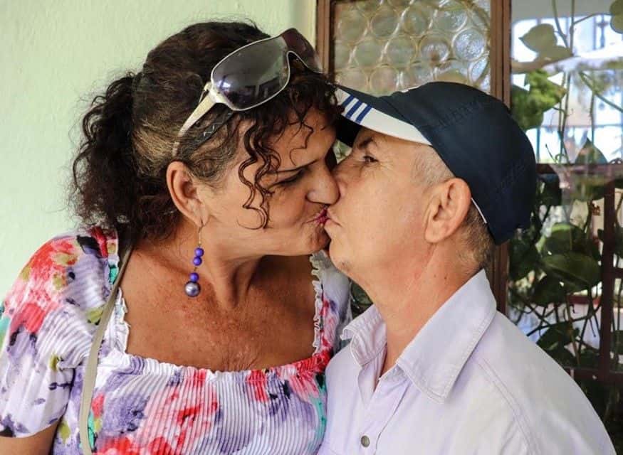 Matrimonio entre dos personas trans rompe esquemas en La Habana