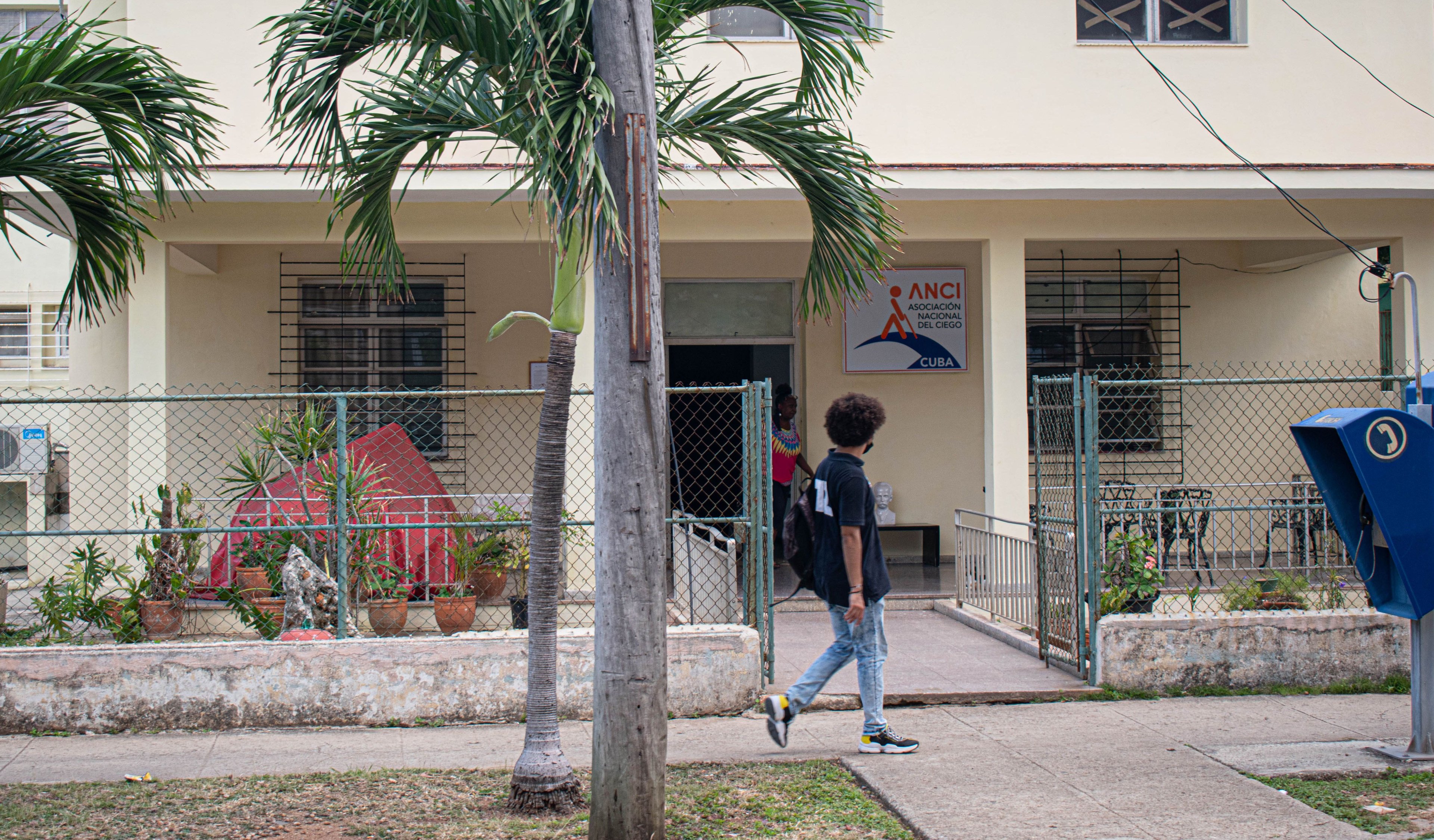 Urgencias de los discapacitados visuales en Cuba