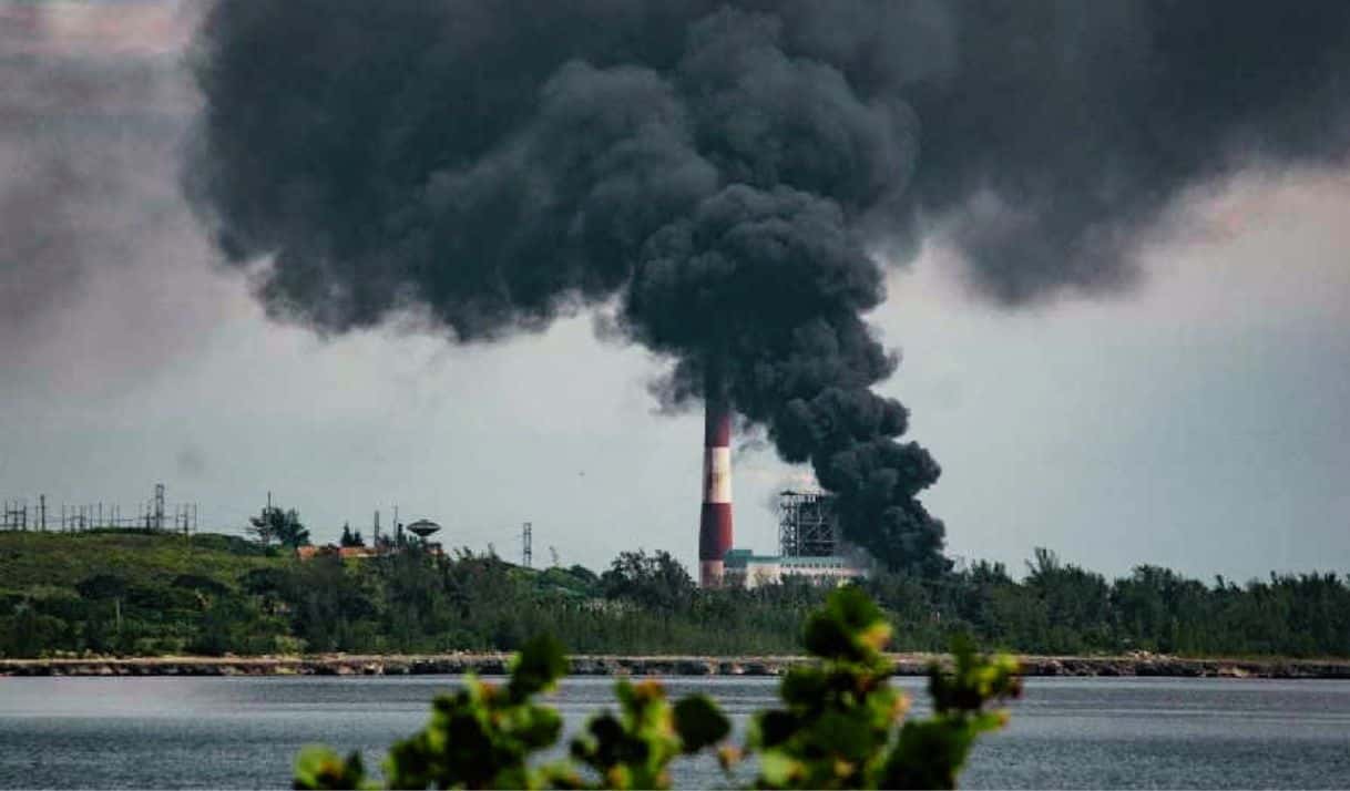 Incendio en tanque de combustible en termoeléctrica Antonio Guiteras. Foto: Periódico Girón/archivo.