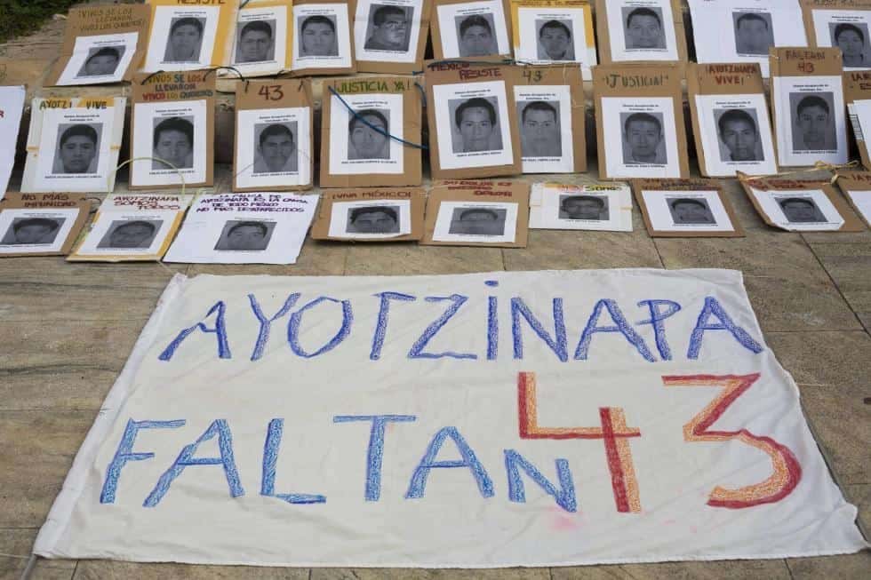 solidaridad_sin_“órdenes”:_cubanos_marchan_por_ayotzinapa