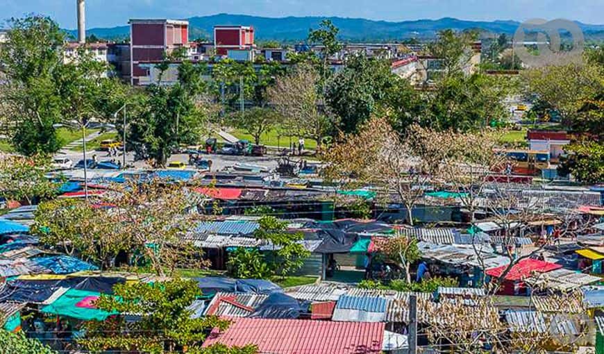 Vista panorámica de Las Flores —candonga cercana al Hospital Arnaldo Milián. Foto: Sadiel Mederos