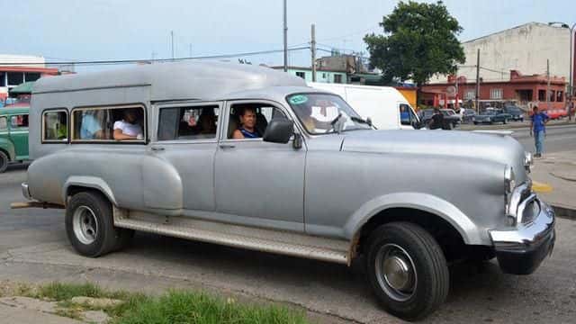 Taxi compartido, Cuba. Foto: Carlos Alberto Pérez
