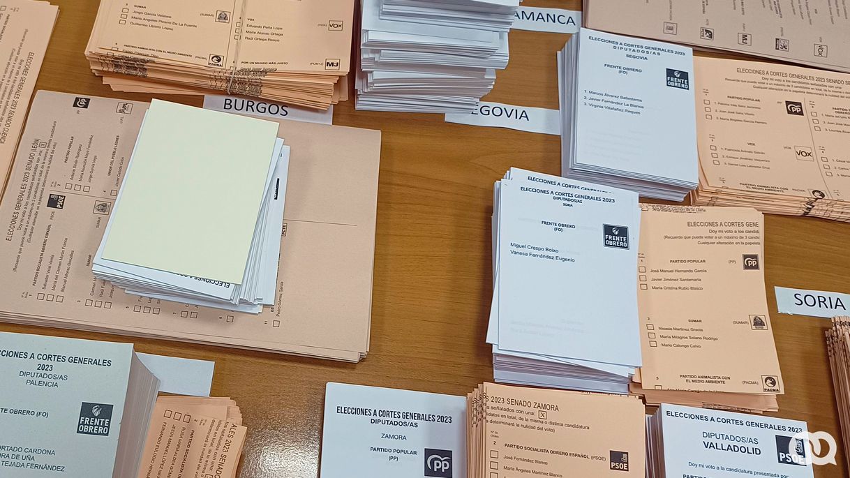Boletas electorales disponibes en el consulado de La Habana. Foto: Jessica Dominguez