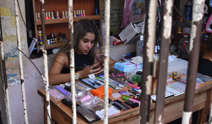 Emprendedores cubanos entre la espada y la pared