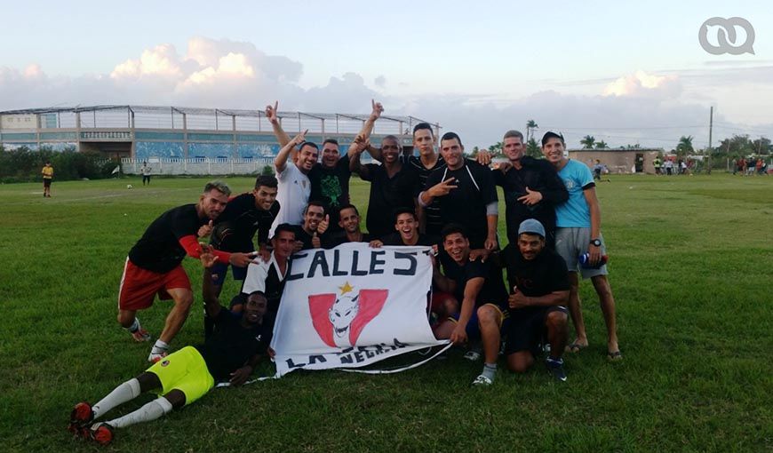 Miembros del equipo Calle 5ta de Caibarién.