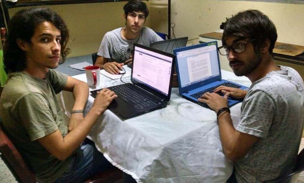 Jóvenes blogueros cubanos