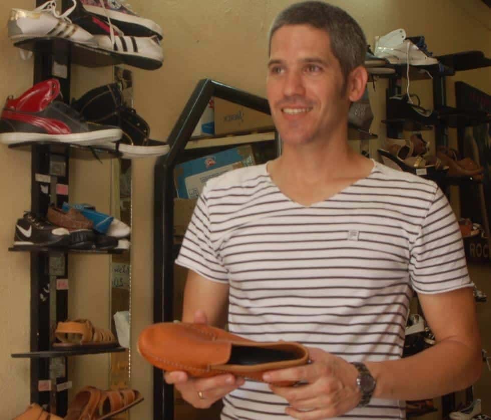 Vender zapatos para hacer arte