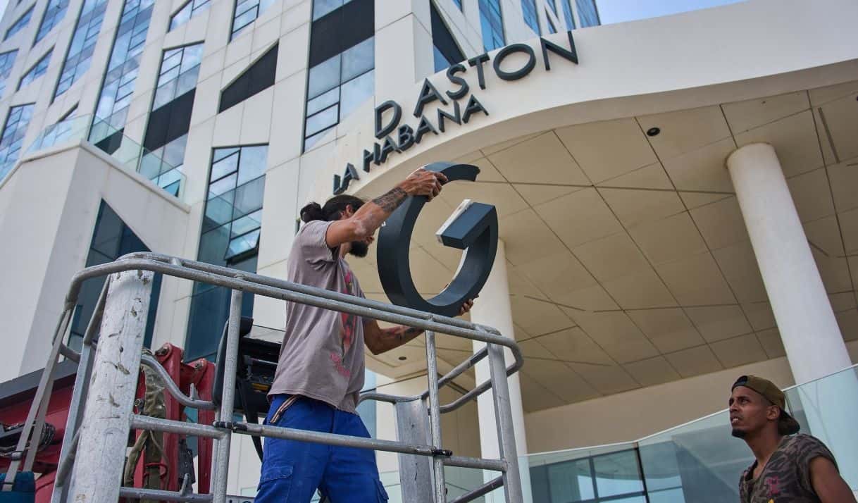 Así afectará a las arcas del Estado cubano la salida de Meliá, Iberostar y Blue Diamond