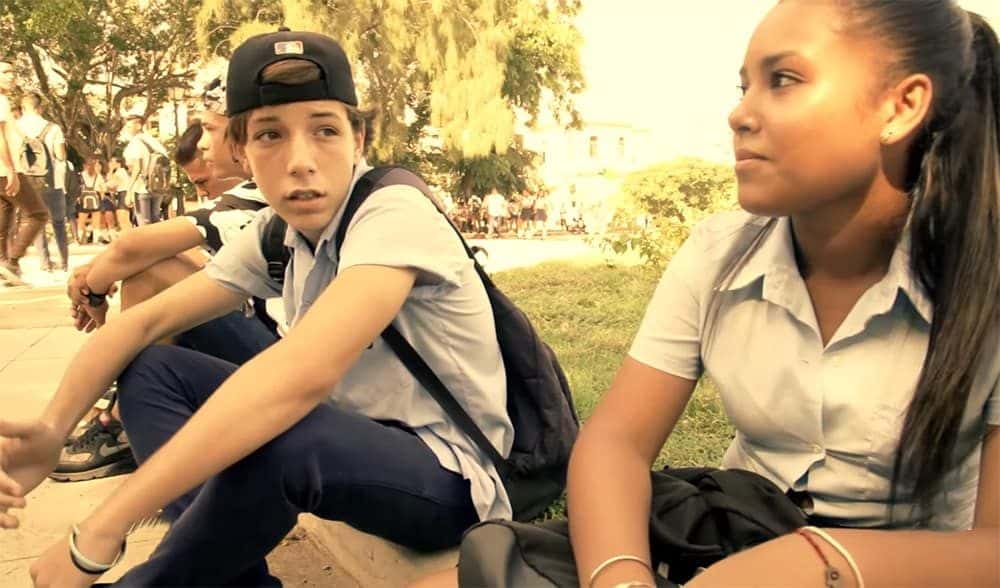 jovenes en inicio del curso escolar 2016 Cuba. Foto Claudio Pelaez