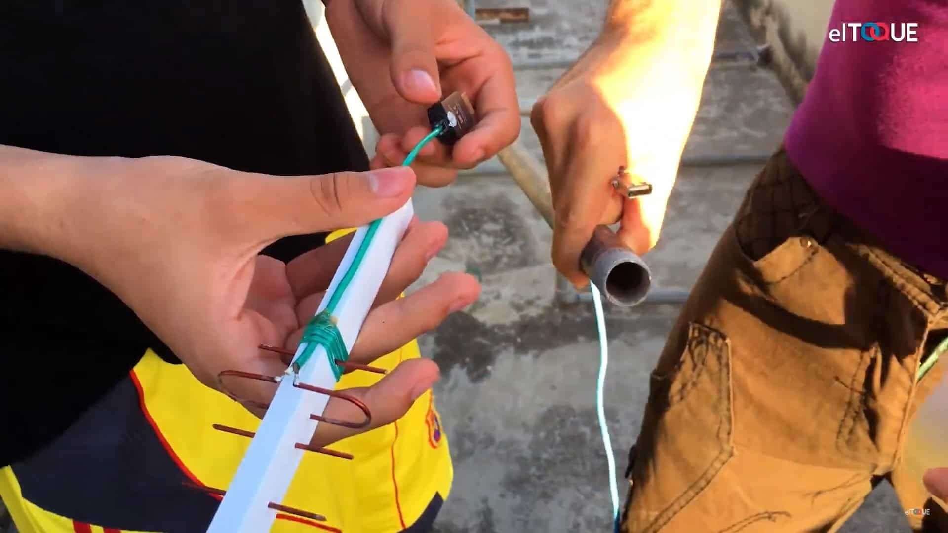 Si no hay internet, redes clandestinas