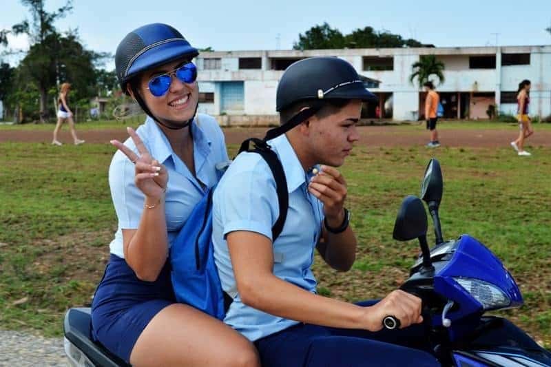 Ir a la escuela… en motos eléctricas