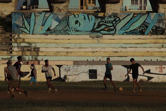 Entre las propuestas de especialistas de la medicina, psicología, demografía, comunicación social y el trabajo comunitario, entre otros, se incluyeron sugerencias para repensar el término masculinidad como factor de riesgo. Foto: Jorge Luis Baños/ IPS