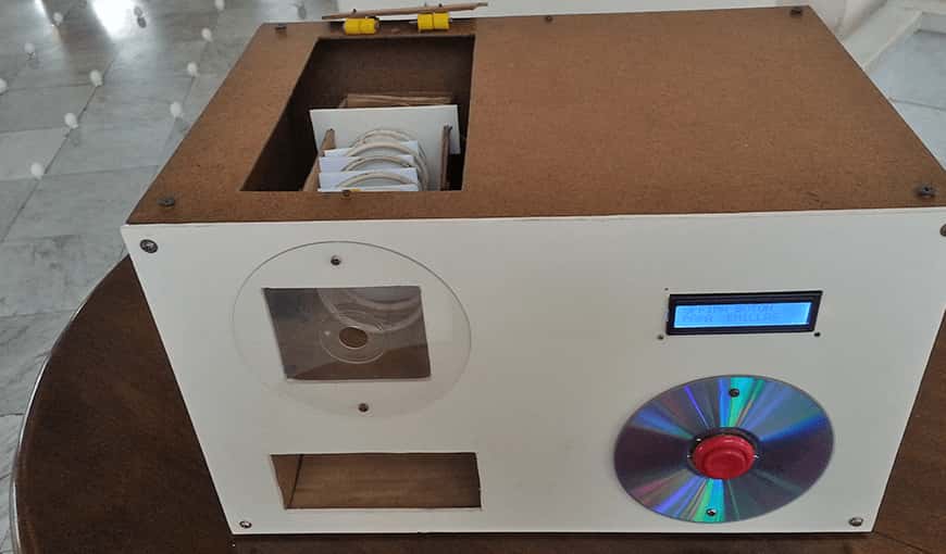 Una máquina de semillas hecha en Cuba