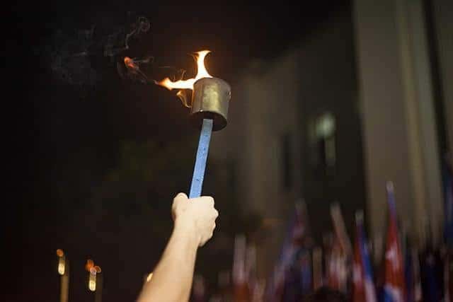 Encumbrar la intolerancia