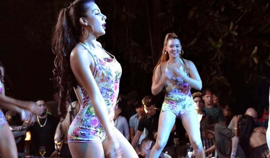 Julia vino hace 6 años desde México, como dice ella, a “bailar a casa del trompo”. Foto: Alba León