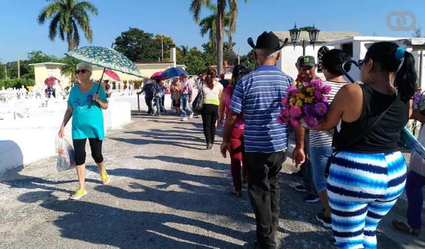 Día de las Madres de 2019 en el Cementerio de Las Tunas. Foto: Glenda Boza.